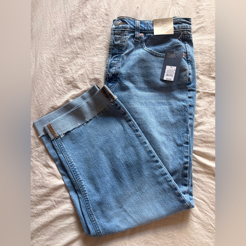 Women’s Universal Thread highest straight ankle jeans